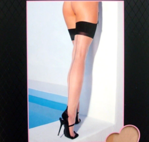 Medias Beige con Costura Trasera